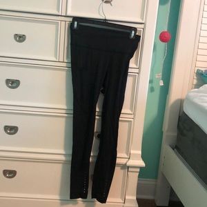 Lululemon 7/8 compress pants with pockets
